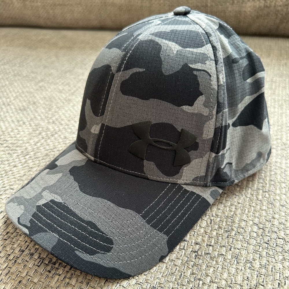 Under Armour Men’s Hat in Black Camo - M/L